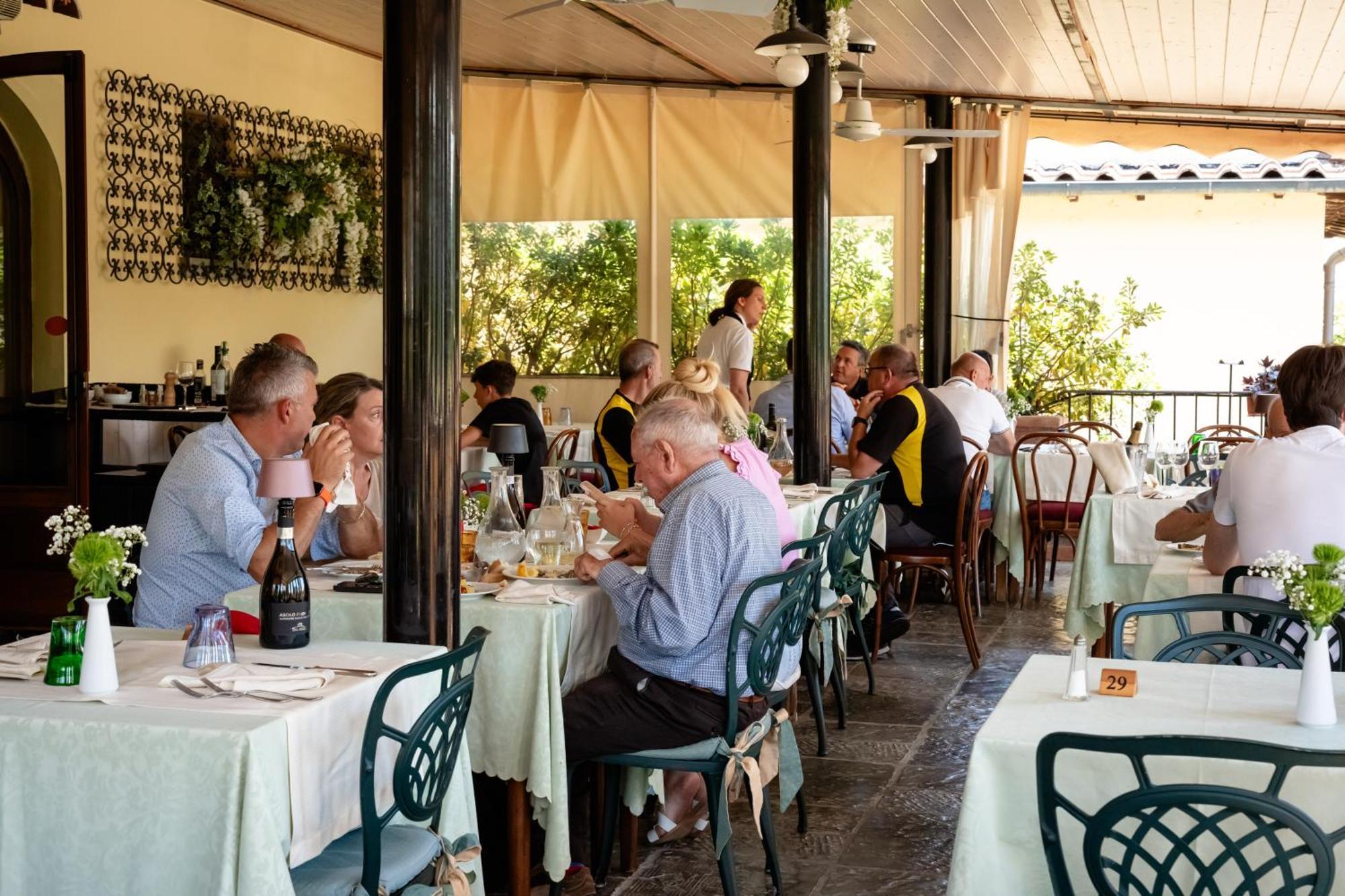 Hotel Ristorante La Lanterna กัสเตลนูโอโว ดี การ์ฟาญานา ภายนอก รูปภาพ