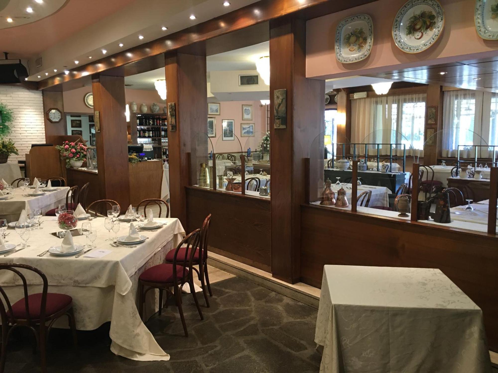 Hotel Ristorante La Lanterna กัสเตลนูโอโว ดี การ์ฟาญานา ภายนอก รูปภาพ