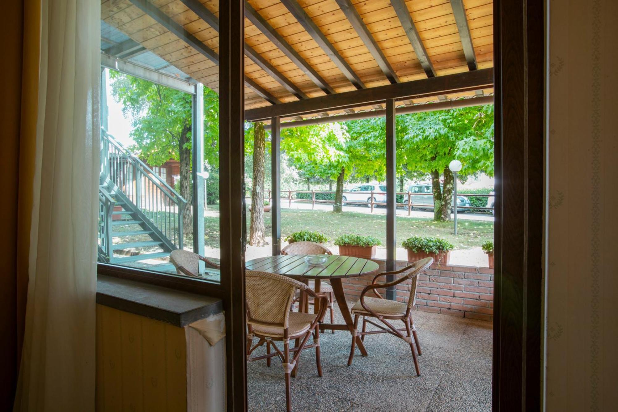 Hotel Ristorante La Lanterna กัสเตลนูโอโว ดี การ์ฟาญานา ภายนอก รูปภาพ